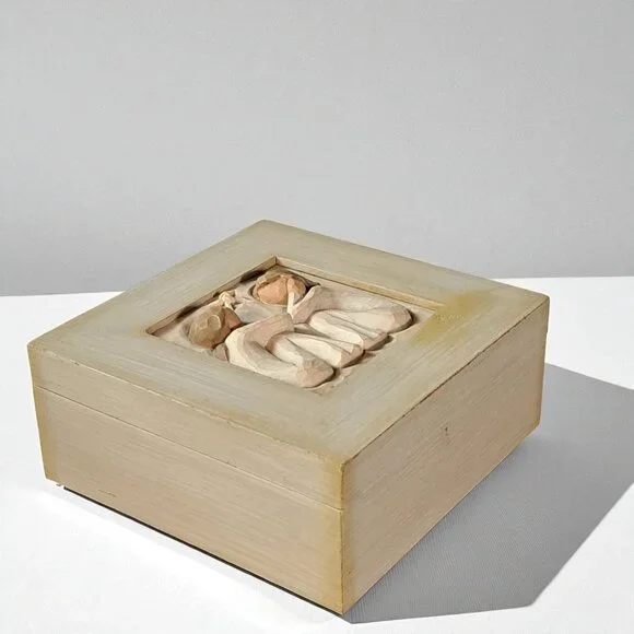 FLAWED WILLOW TREE Susan Lordi Friendship Trinket Box ~ Demdaco (2005) - Picture 3 of 9